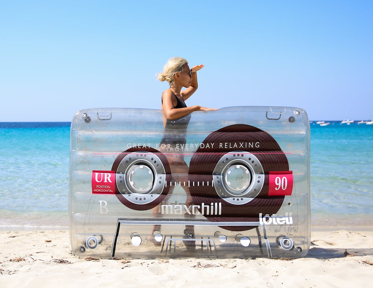 Loteli，Light grey，Swimming pool，seaside，outdoors，