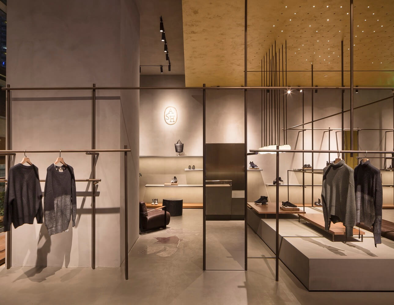 lighting，Scaffolding，Bamboo bionics，Simplicity，fashion，clothes，shoes，exclusive shop，couture，latest fashion，