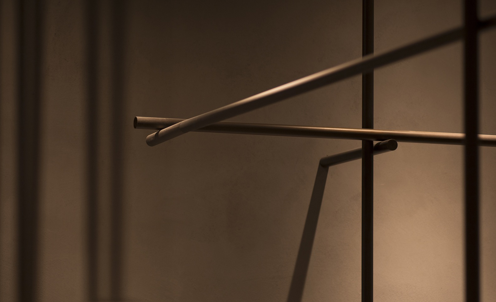 lighting，Scaffolding，Bamboo bionics，Simplicity，fashion，clothes，shoes，exclusive shop，couture，latest fashion，