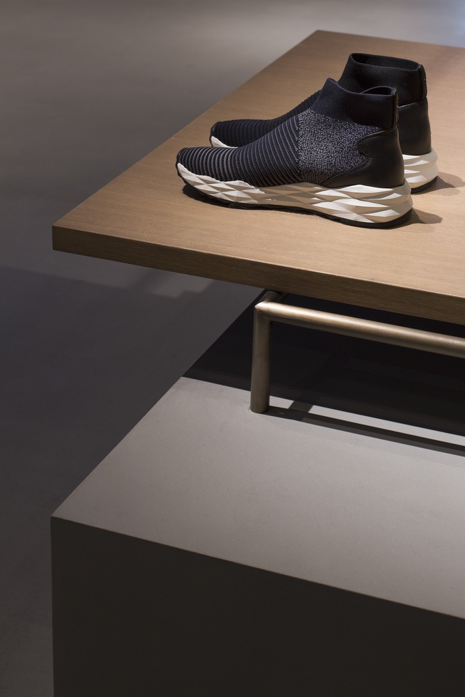 lighting，Scaffolding，Bamboo bionics，Simplicity，fashion，clothes，shoes，exclusive shop，couture，latest fashion，