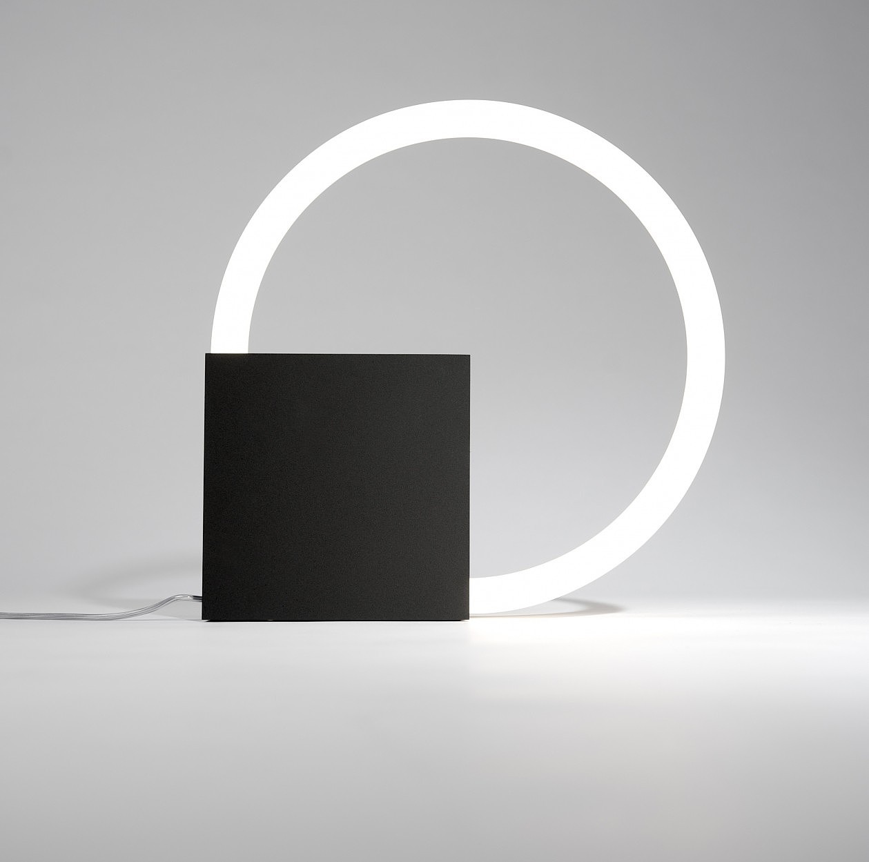 Circle lamp，Desk lamp，furniture，product design，