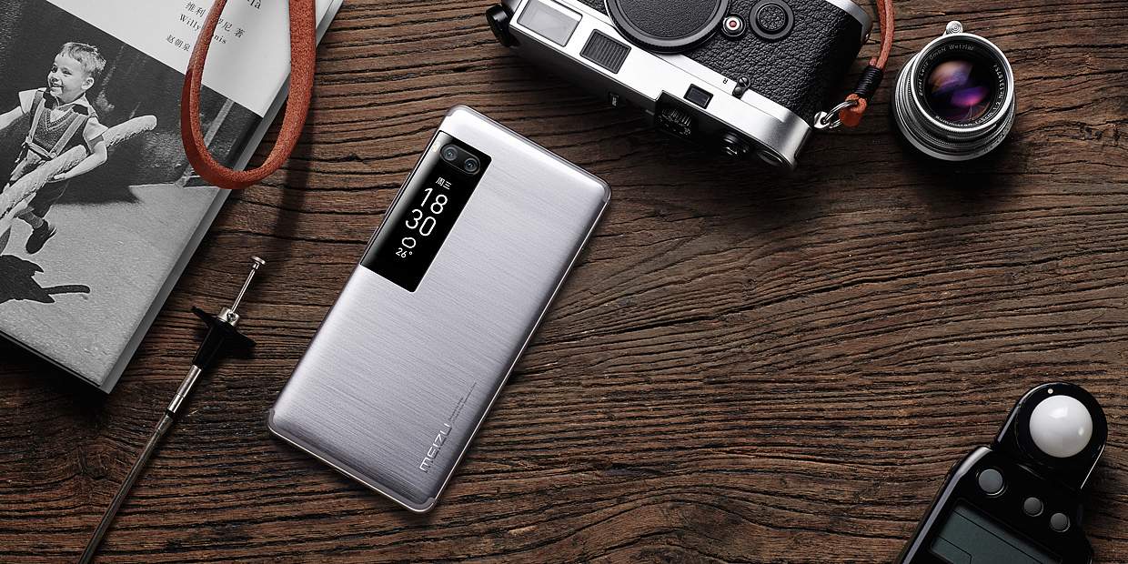 Electronics，Luminous earphone，modern stylish，Square shape，Oriental Zen，speaker，loudspeaker box，fluent，headset，Bluetooth headset，Smart wear，Consumer electronics，Intelligent hardware，app，mobile phone，Digital intelligence，