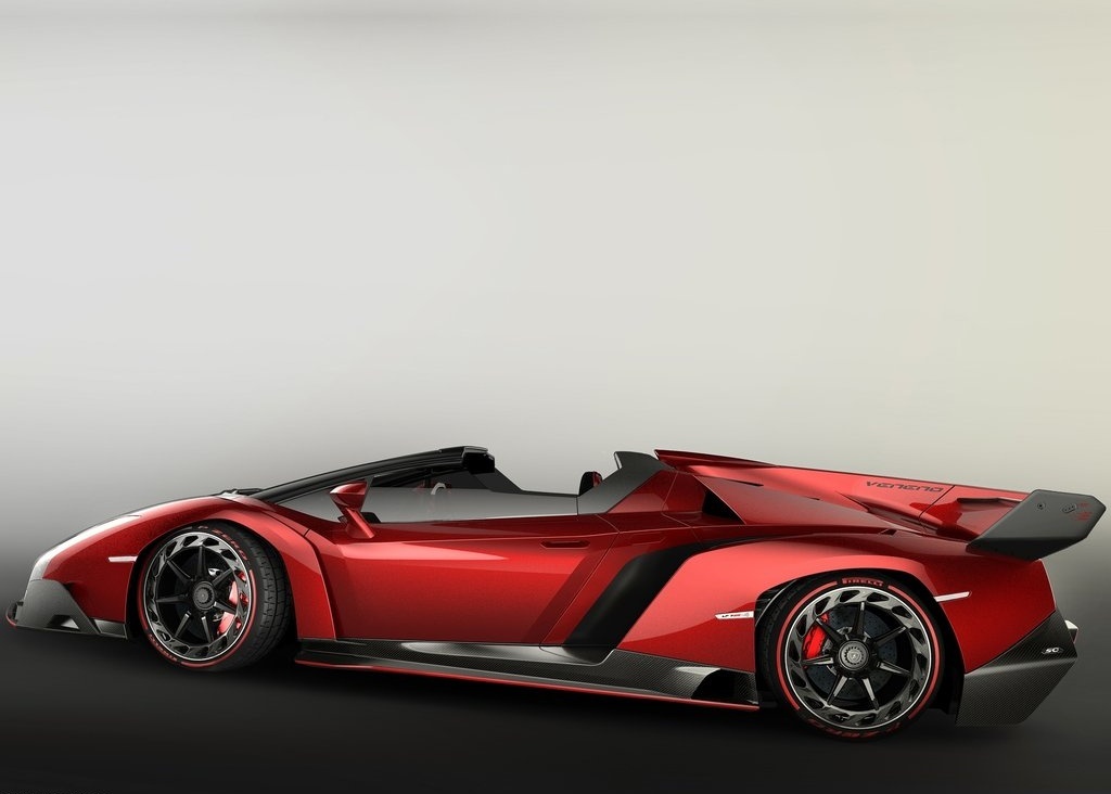 Y-shaped corner headlights，Scissor doors，aerodynamics，Super horsepower，Super car，