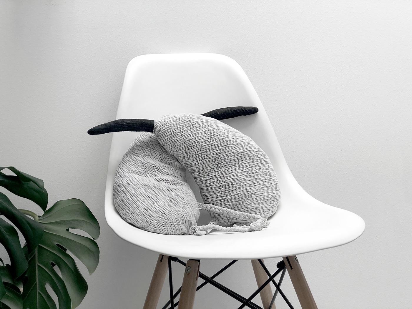 Toys，grey，animal，Plastic，bottle cap，