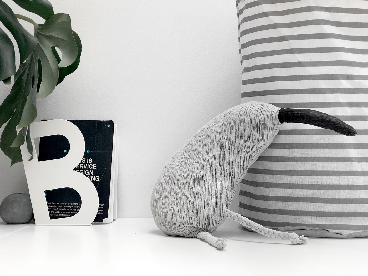 Toys，grey，animal，Plastic，bottle cap，