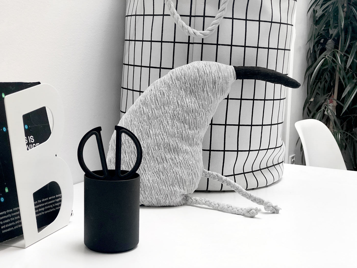 Toys，grey，animal，Plastic，bottle cap，