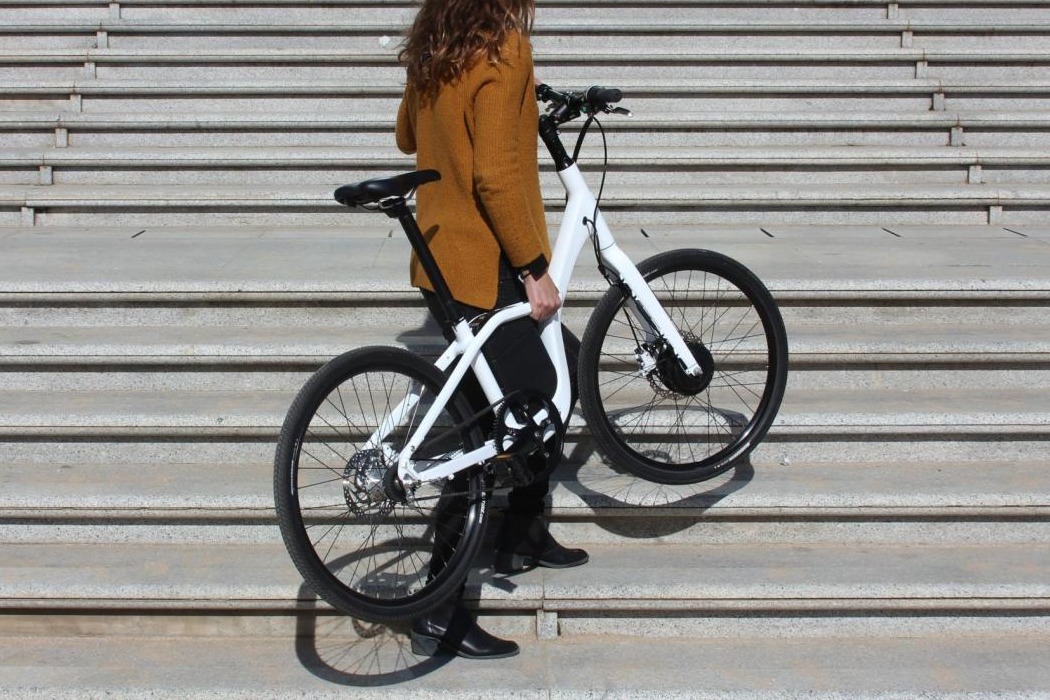 Bicycle，traffic，black and white，Electric bicycle，