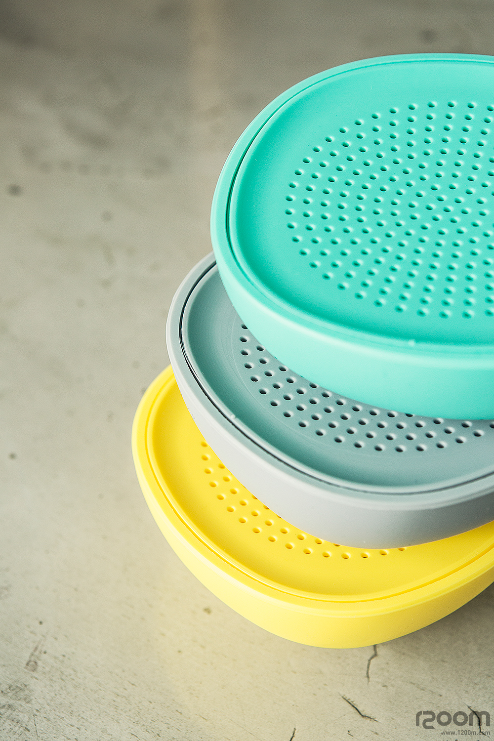 Household dehumidifier，Plastic，concise，