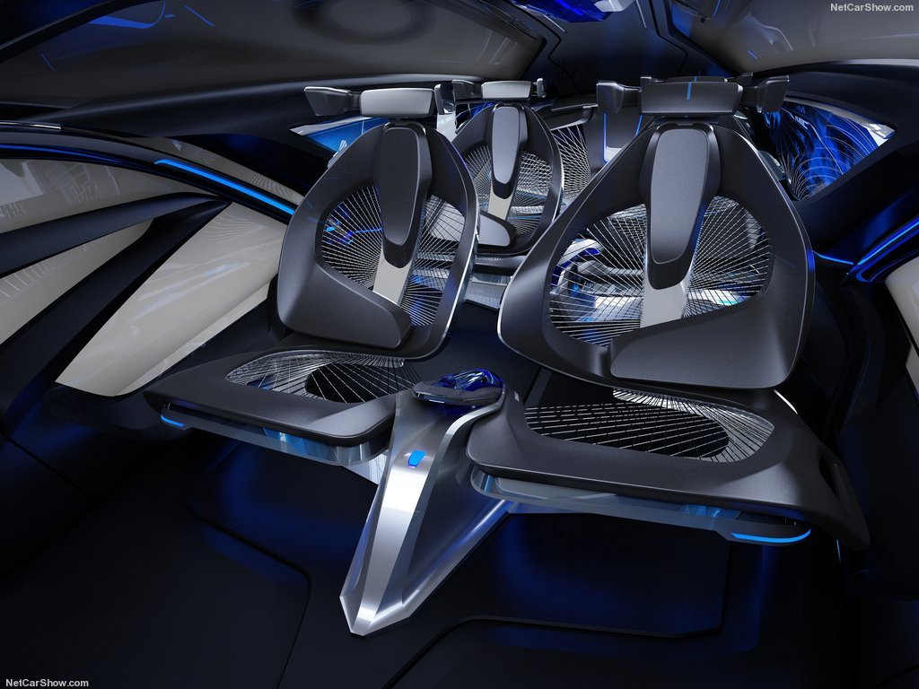 The modeling design has a strong sense of science and technology，Sharp headlight design，Automatic driving，Pupil recognition activation，Wireless charging，