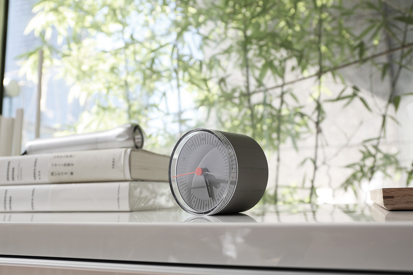 Clock，white，world，