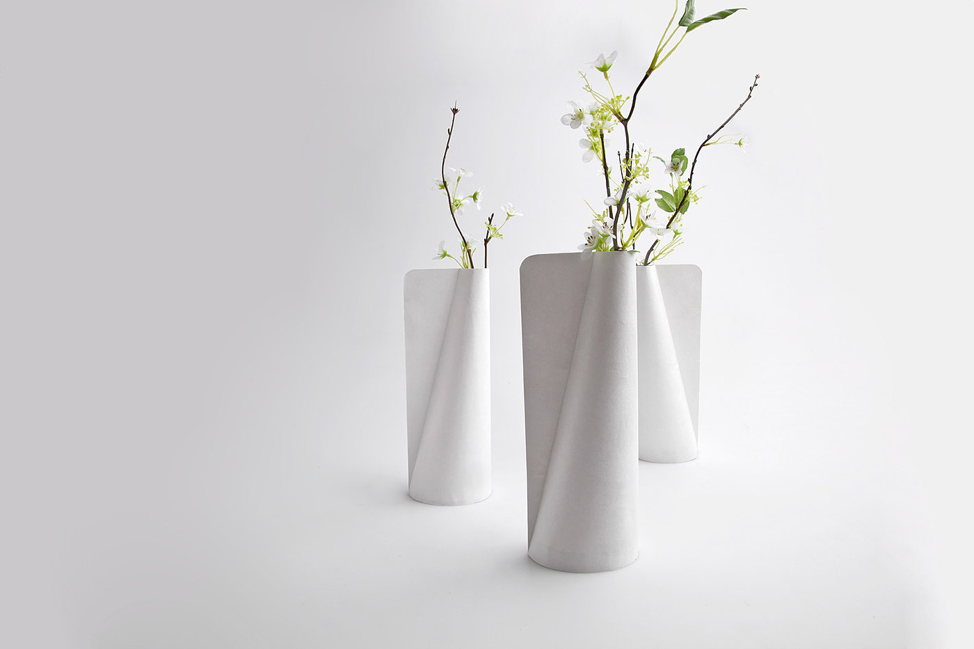 Jiwon Choi 최지원，Tyvek Vase，纸质，防水，花瓶，