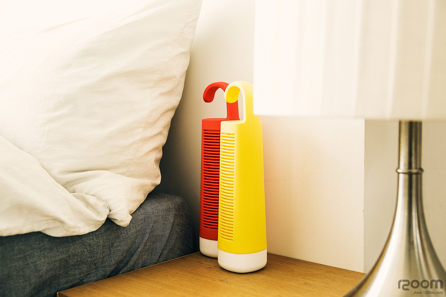 two thousand and fifteen，red dot，Water bottle dehumidifier，