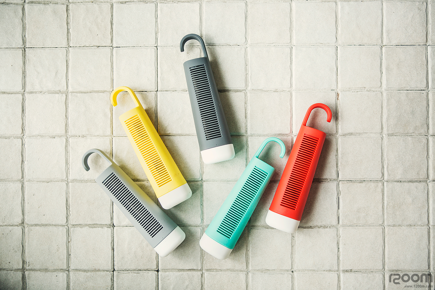 two thousand and fifteen，red dot，Water bottle dehumidifier，