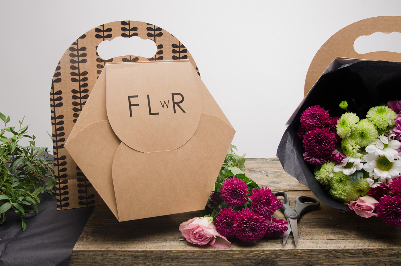 Paper packaging，Portable，Pay attention to beauty，High cost performance，simple，