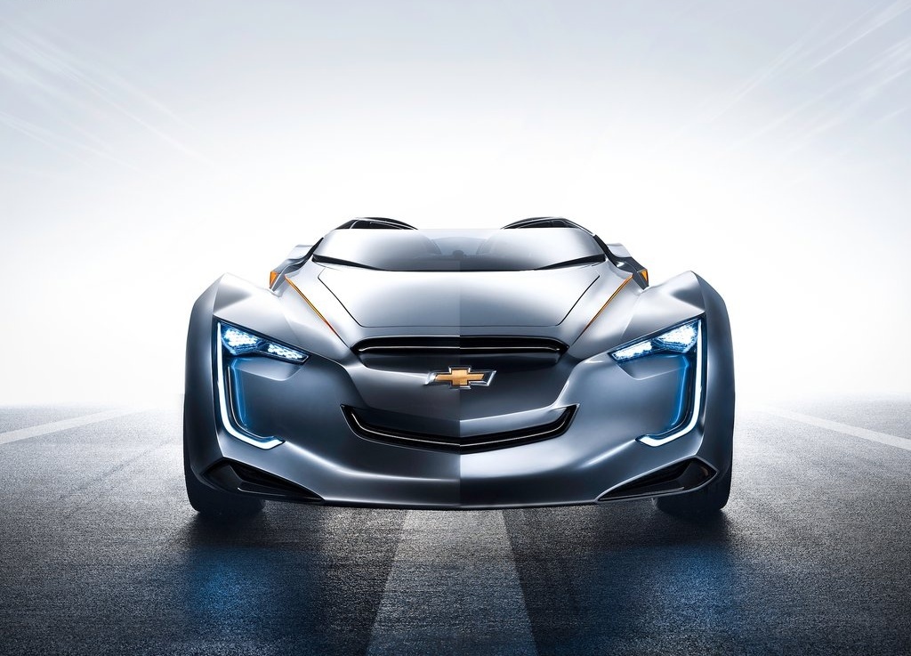 Motor power generation，Dual clutch transmission，The surface design is smooth and round，Carbon panel body，Surround lighting，