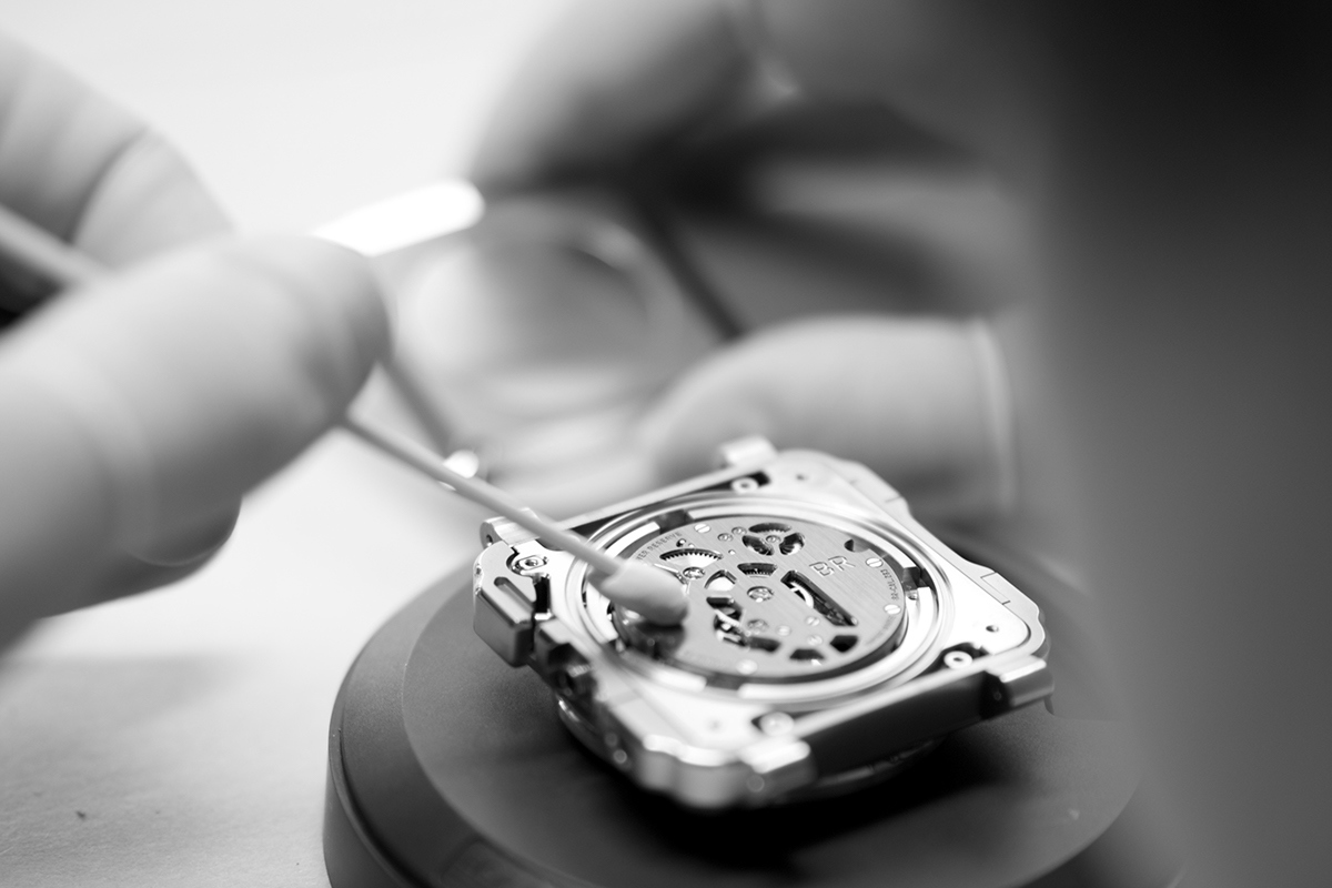 Rugged and novel，Masculine style，Integrated case，Ergonomicity，