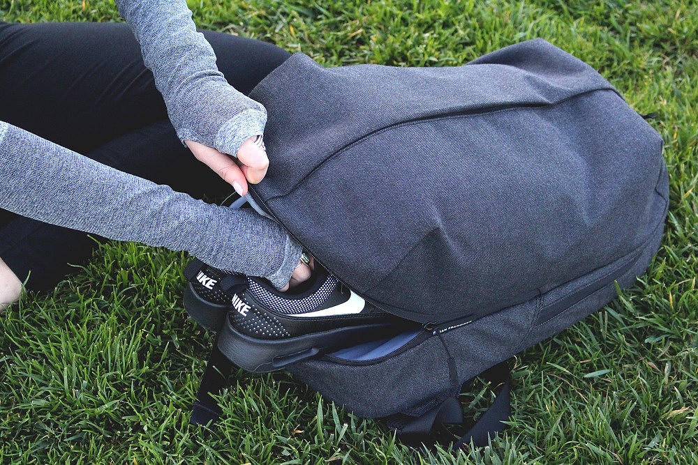 Fit Pack，to work in an office，motion，knapsack，black，