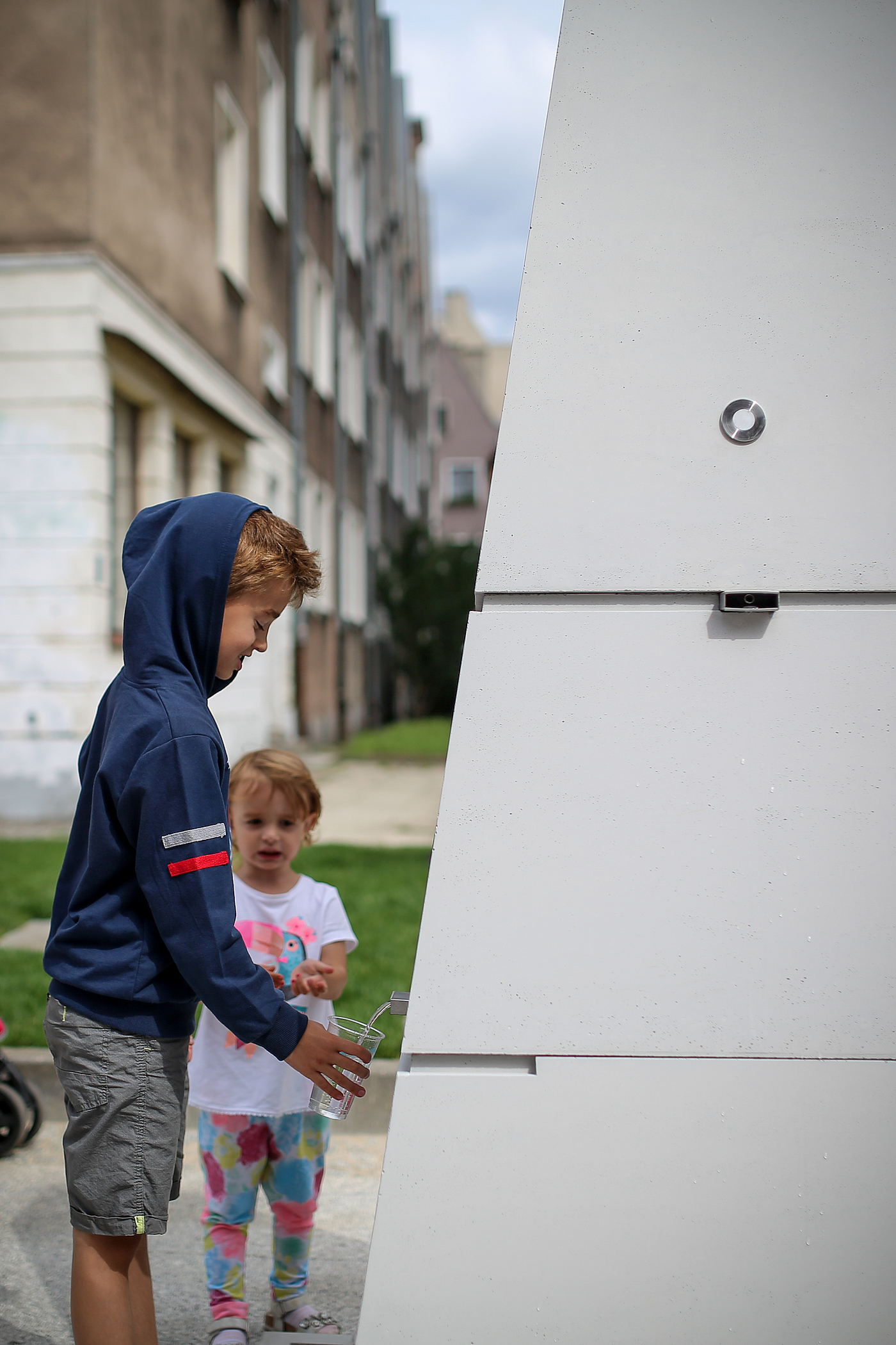 industrial design，product design，outdoors，a water fountain，