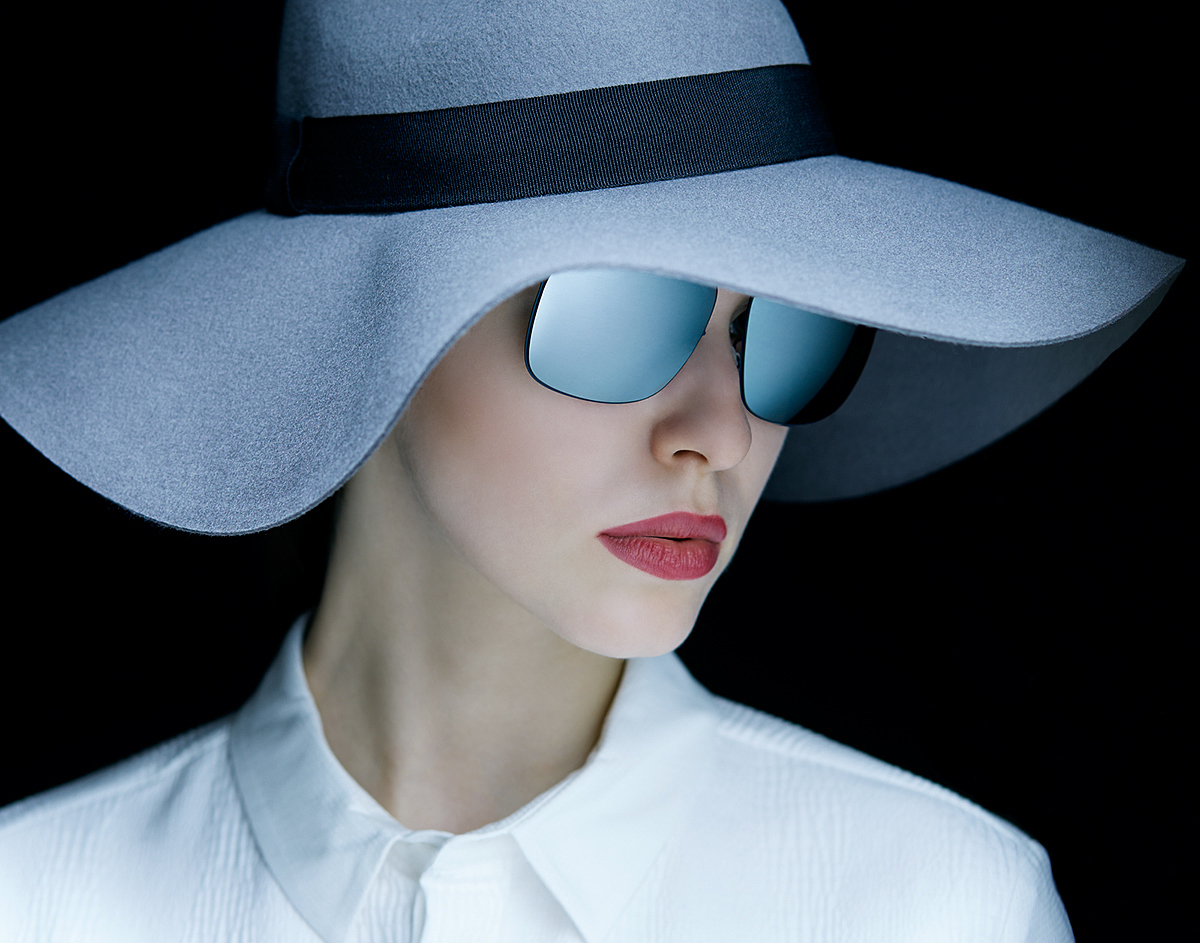 Reflection，gules，fashion，glasses，decorate，