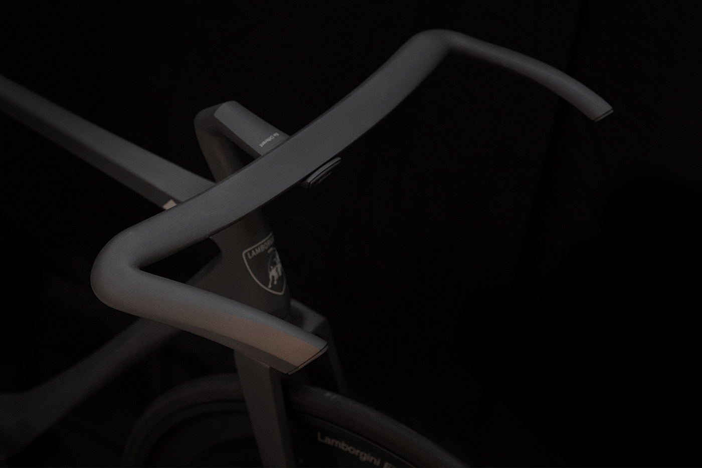 conceptual model，High speed cool，Fixed gear type，Frosted texture，Retro style，