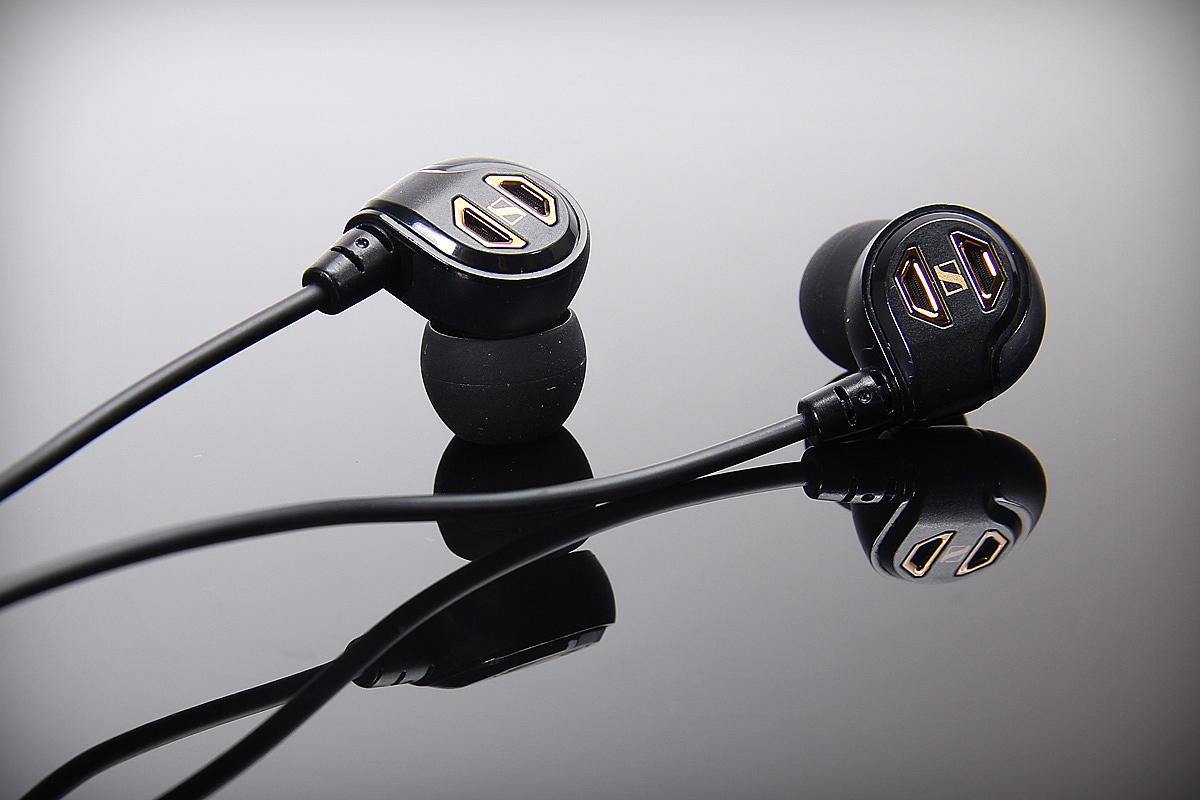 industrial design，Digital，intelligence，black，headset，Earplugs，