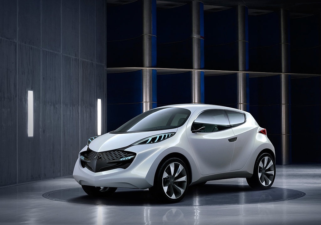Multi angle separated front grid，Sharp vision，Inner room with sense of science and technology，Carved steering wheel，Concept Car，