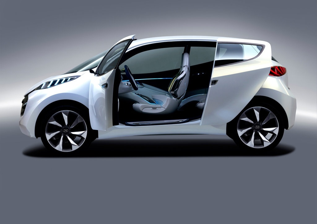 Multi angle separated front grid，Sharp vision，Inner room with sense of science and technology，Carved steering wheel，Concept Car，