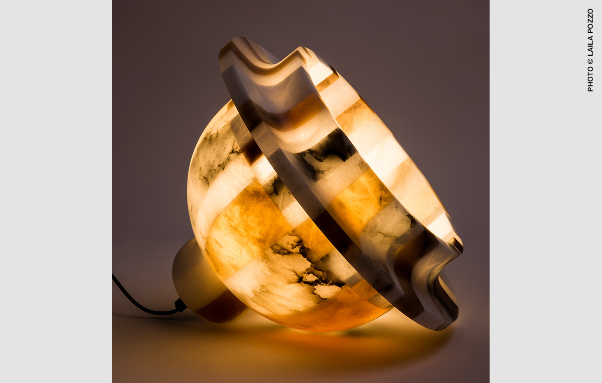 Double Signature，Dark agate，Alabaster，opus，lamps and lanterns，