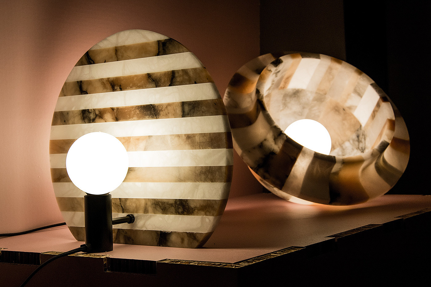 Double Signature，Dark agate，Alabaster，opus，lamps and lanterns，