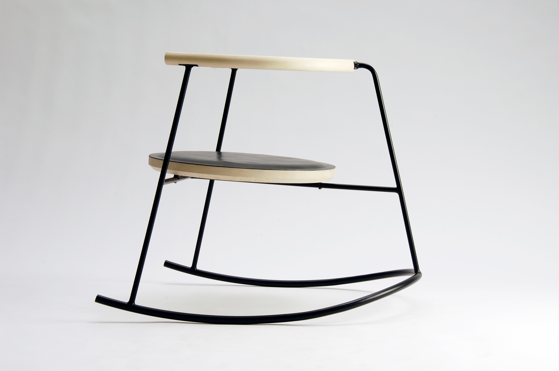 Rocking chair，Grey wood，Steel pipe，