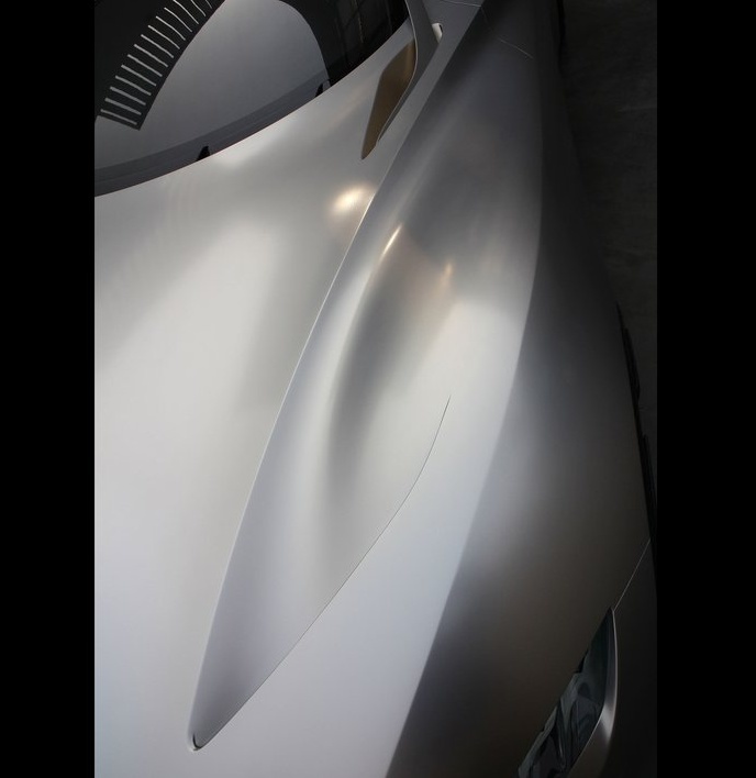 Both elegant and wild，Majestic style and full of sensibility，Powerful and surging power performance，Chassis air backflow device，Front and rear spoiler，