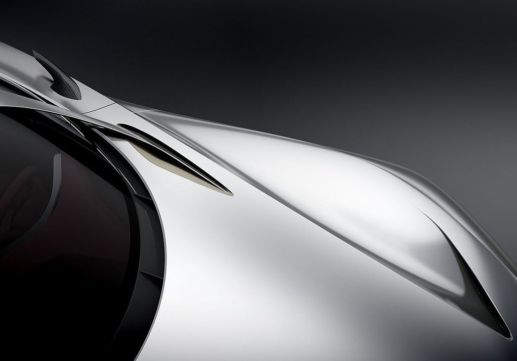 Both elegant and wild，Majestic style and full of sensibility，Powerful and surging power performance，Chassis air backflow device，Front and rear spoiler，