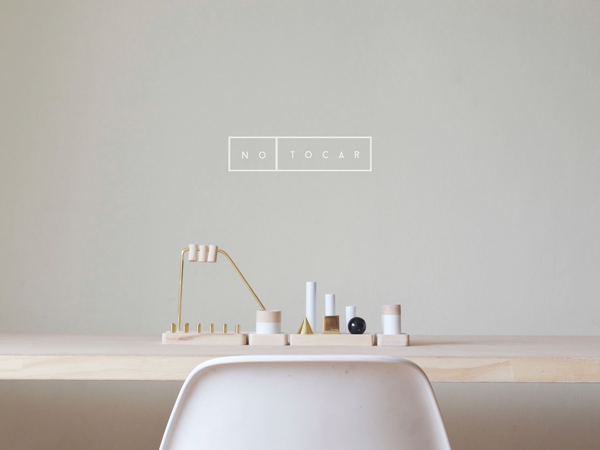 to work in an office，fashion，No contact，Design，sketch，