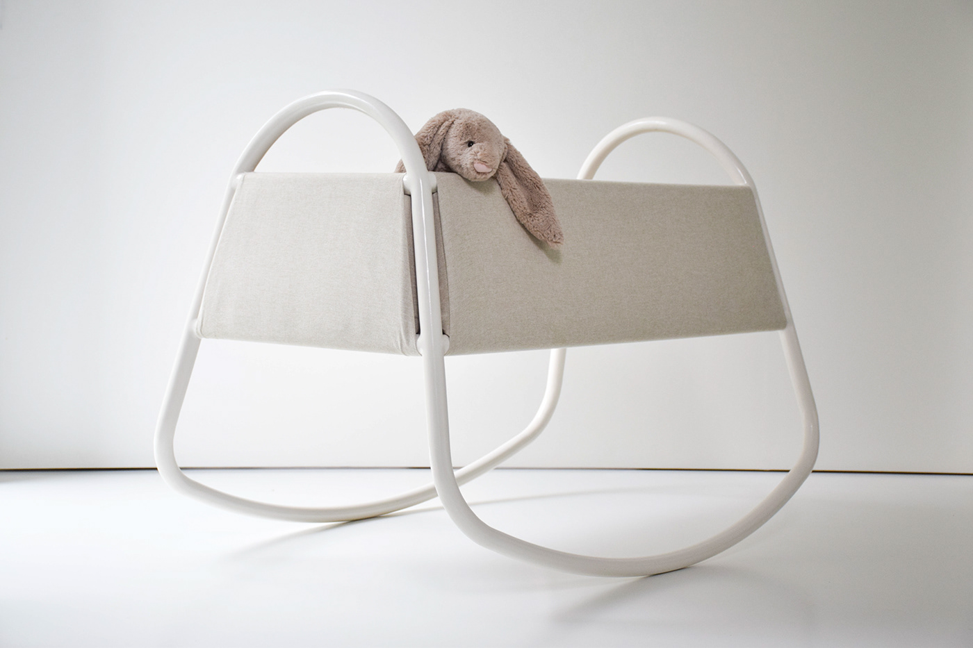 Rocking chair design，child seat，Bionics Design ，Light color system，Young vitality，gules，Aircraft modeling，Traditional aircraft，Toys，Weaving，Bunny doll，cozy，