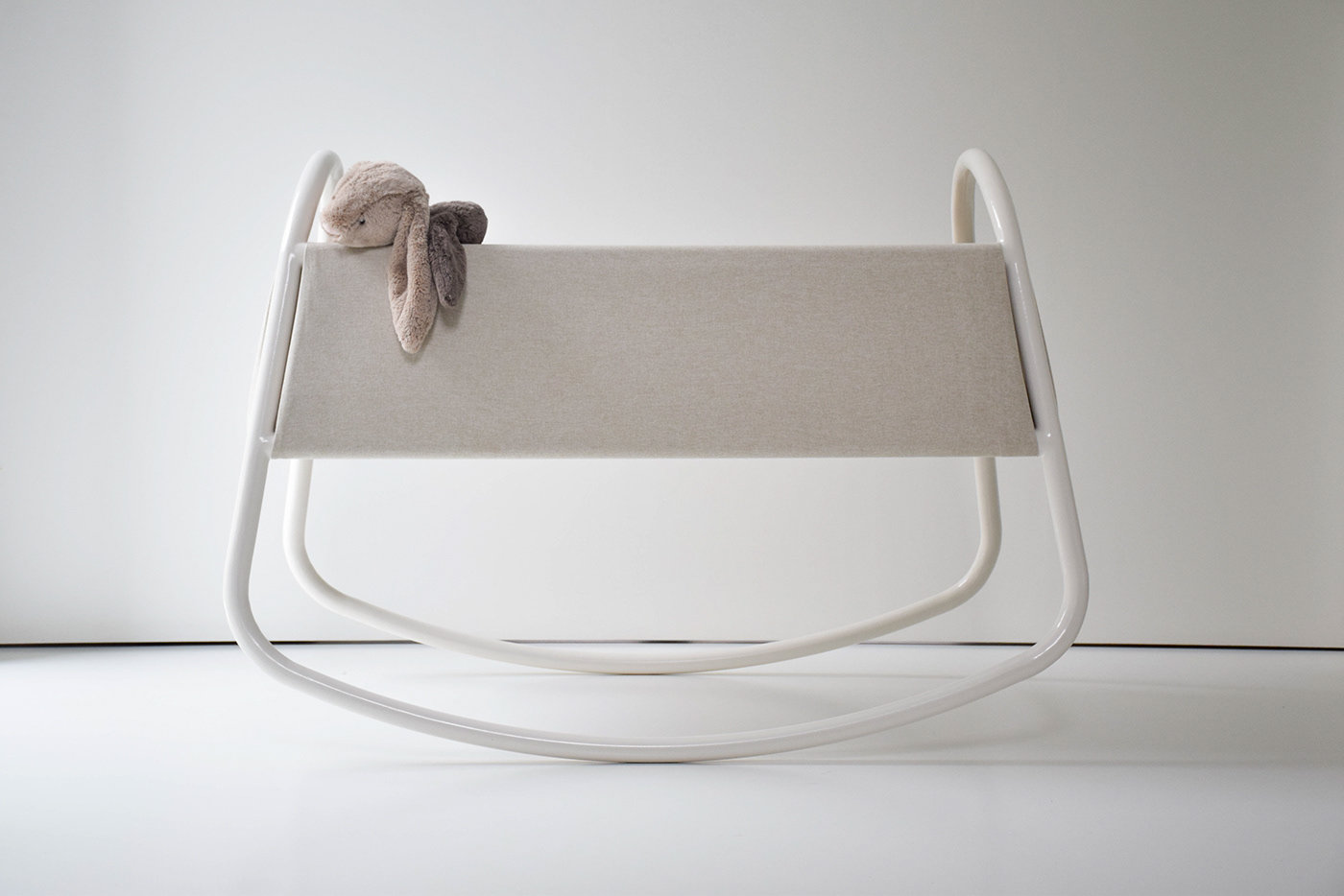 Rocking chair design，child seat，Bionics Design ，Light color system，Young vitality，gules，Aircraft modeling，Traditional aircraft，Toys，Weaving，Bunny doll，cozy，