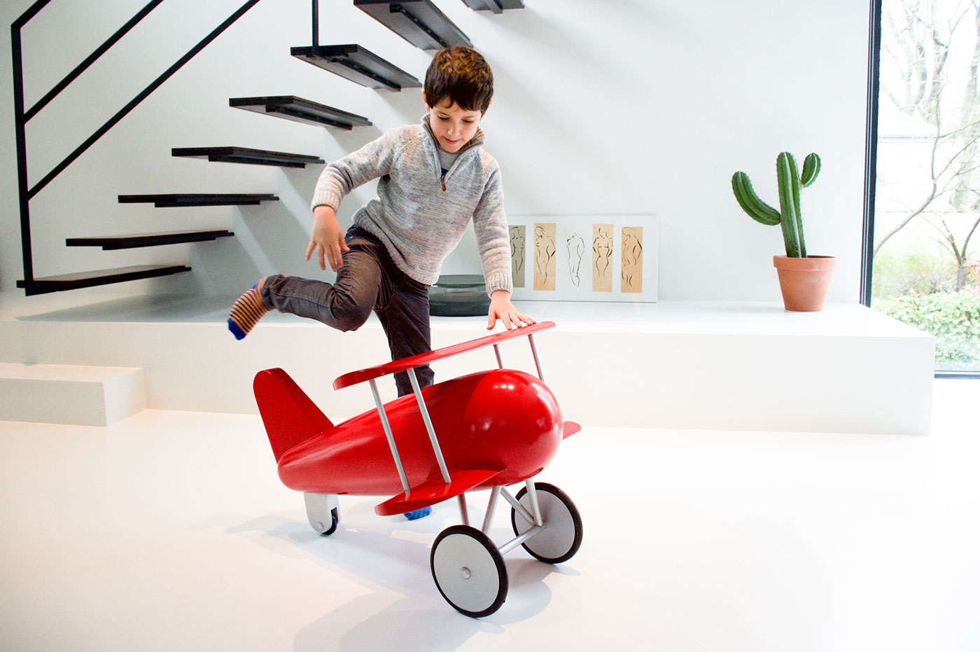 Rocking chair design，child seat，Bionics Design ，Light color system，Young vitality，gules，Aircraft modeling，Traditional aircraft，Toys，Weaving，Bunny doll，cozy，