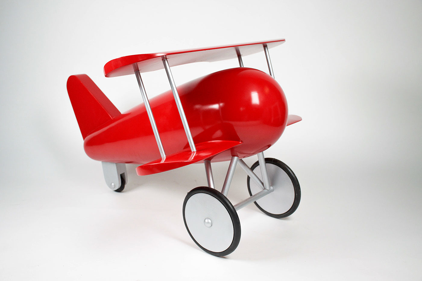 Rocking chair design，child seat，Bionics Design ，Light color system，Young vitality，gules，Aircraft modeling，Traditional aircraft，Toys，Weaving，Bunny doll，cozy，