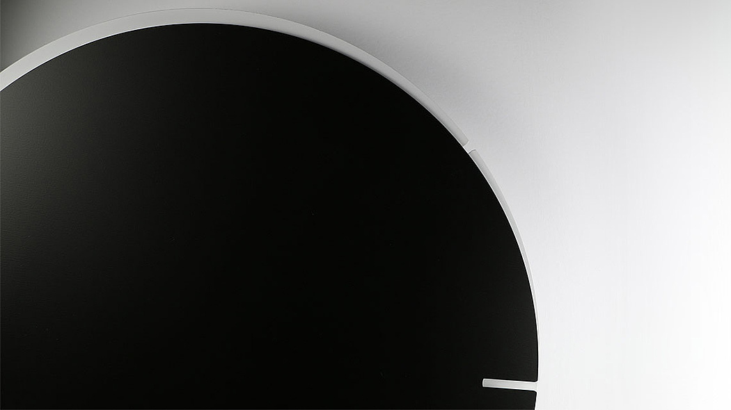 Simplicity，melancholy，High torque motion，"Machine tube" battery power supply，quartz movement ，Large clock，