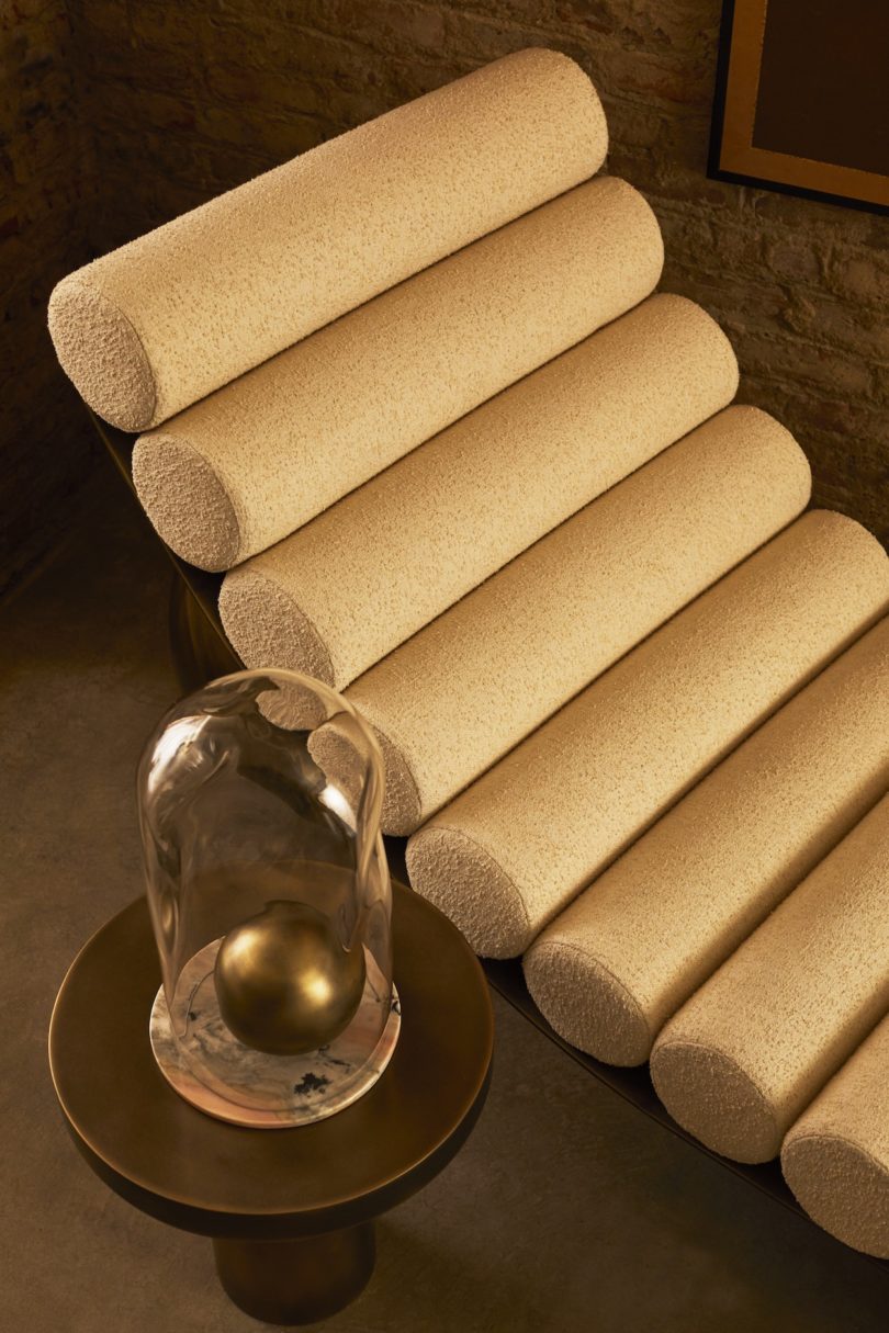 modern，tradition，ornaments，furniture，