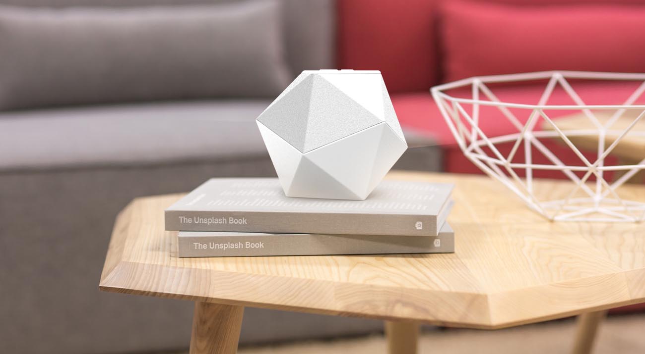 White design，Bluetooth audio，Consumer electronics，