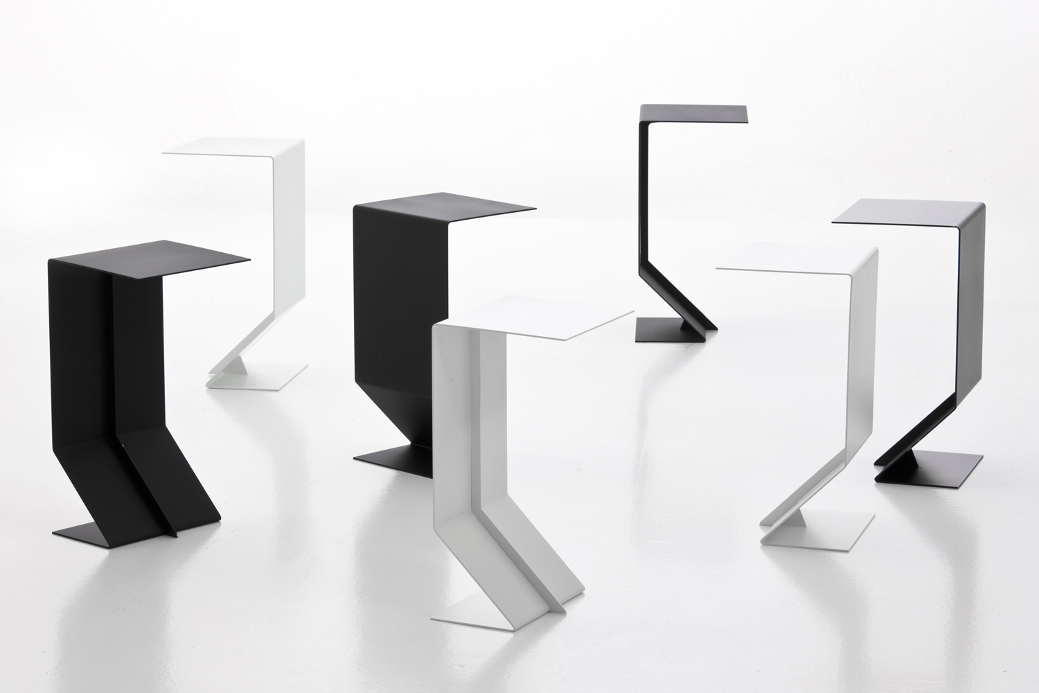 Minimalist design ，product design，Cantilever table，