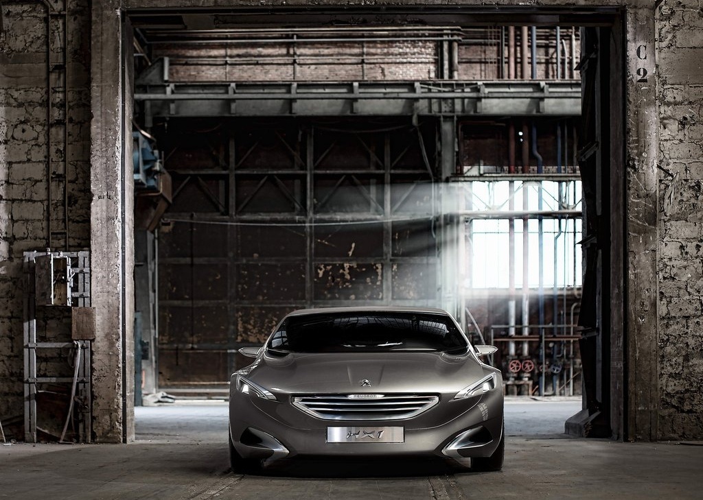 MPV 6-seater model，Split scissors door，Car coffee machine，Interior decoration ，6-speed automatic transmission，