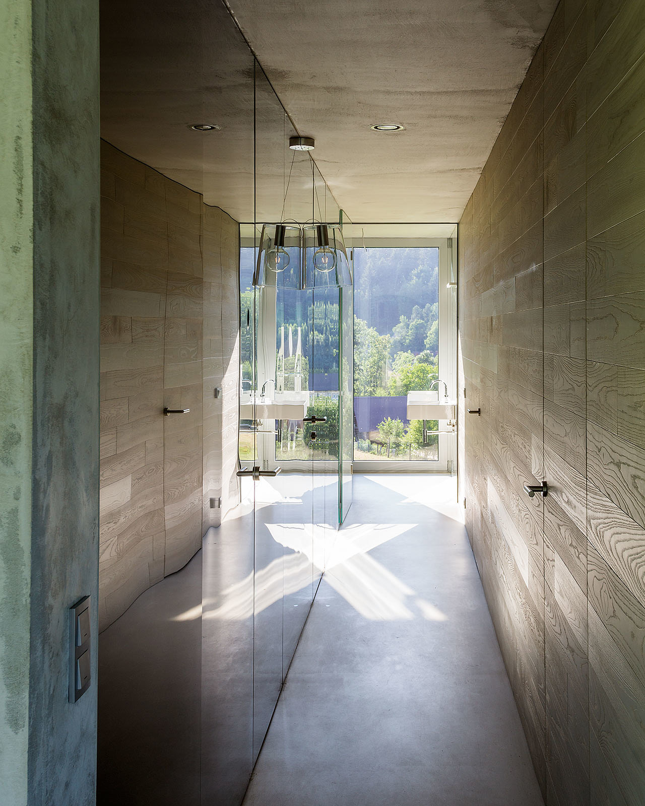 Robert Koniecz，Minimalism，Architectural design，Necessary's Ark，