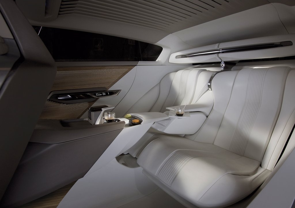 MPV 6-seater model，Split scissors door，Car coffee machine，Interior decoration ，6-speed automatic transmission，