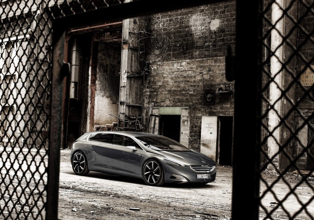 MPV 6-seater model，Split scissors door，Car coffee machine，Interior decoration ，6-speed automatic transmission，