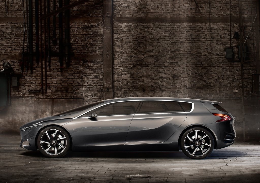 MPV 6-seater model，Split scissors door，Car coffee machine，Interior decoration ，6-speed automatic transmission，