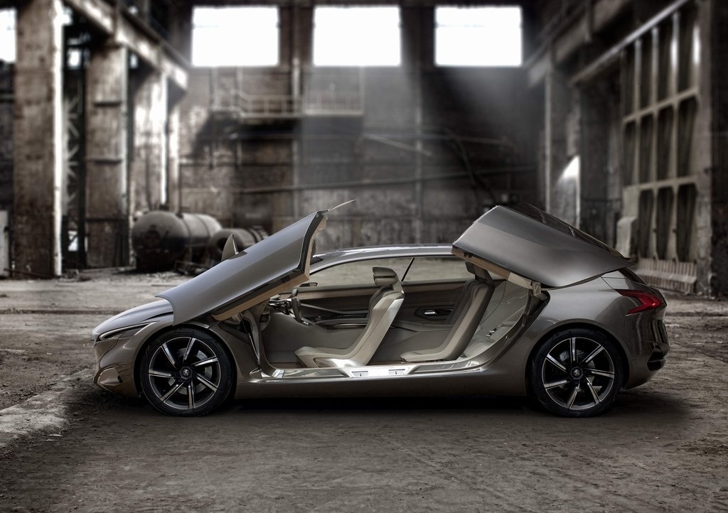 MPV 6-seater model，Split scissors door，Car coffee machine，Interior decoration ，6-speed automatic transmission，