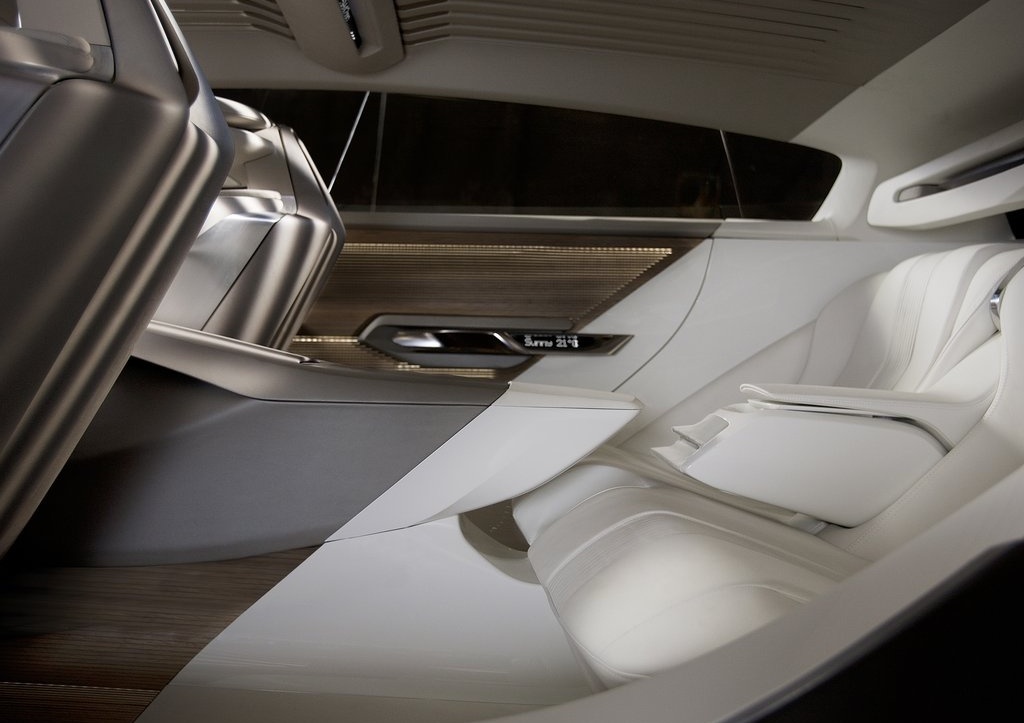 MPV 6-seater model，Split scissors door，Car coffee machine，Interior decoration ，6-speed automatic transmission，