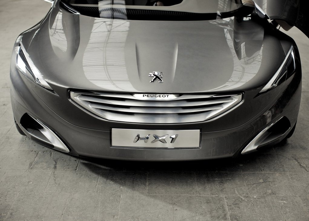 MPV 6-seater model，Split scissors door，Car coffee machine，Interior decoration ，6-speed automatic transmission，