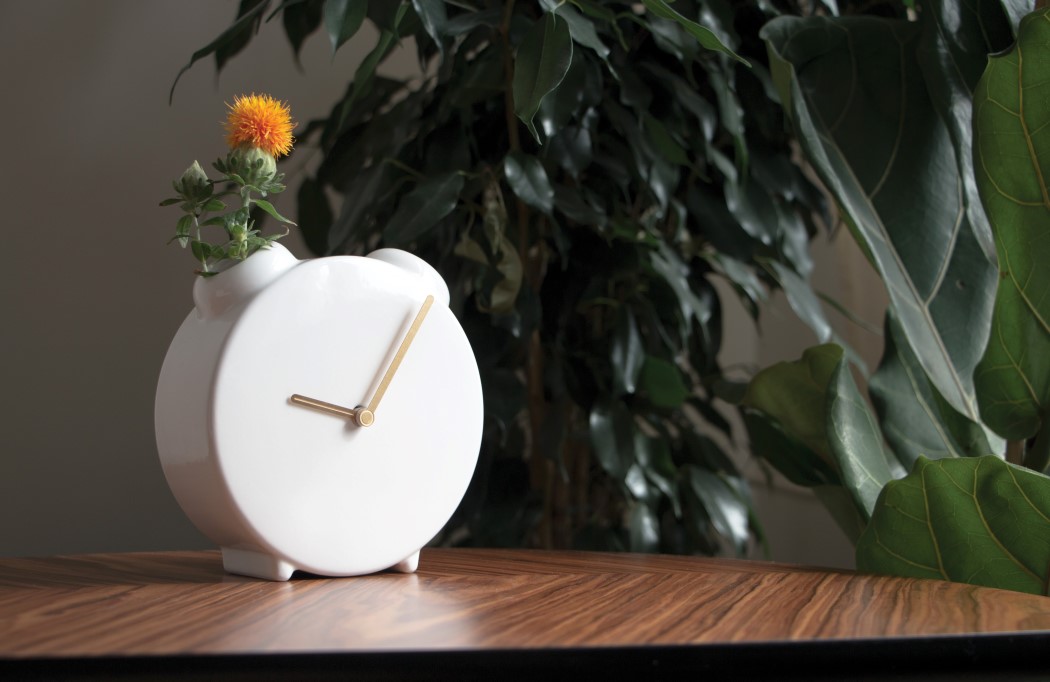 industrial design，philosophy，interest，vase，alarm clock，